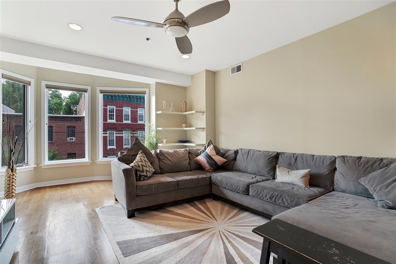 83 MONROE ST - Photo 3