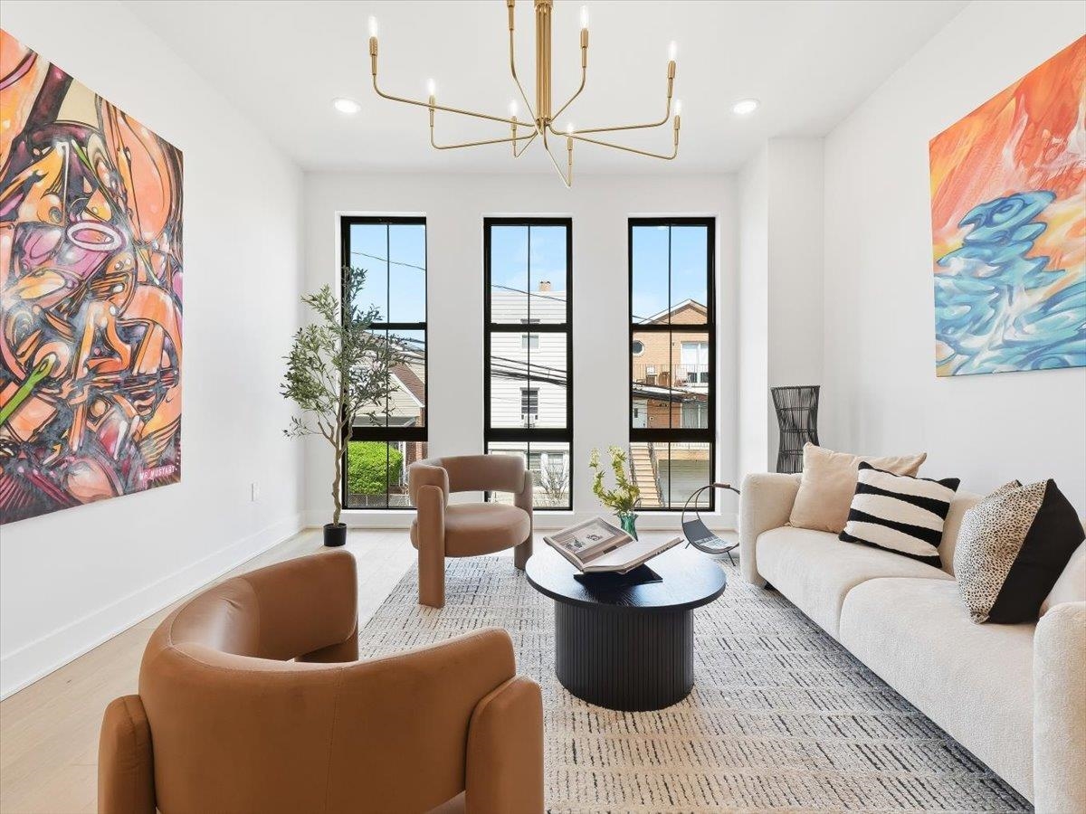 15 MANHATTAN AVE - Photo 1