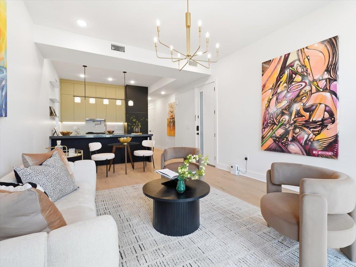 15 MANHATTAN AVE - Photo 3