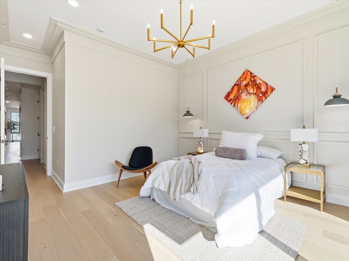 15 MANHATTAN AVE #2