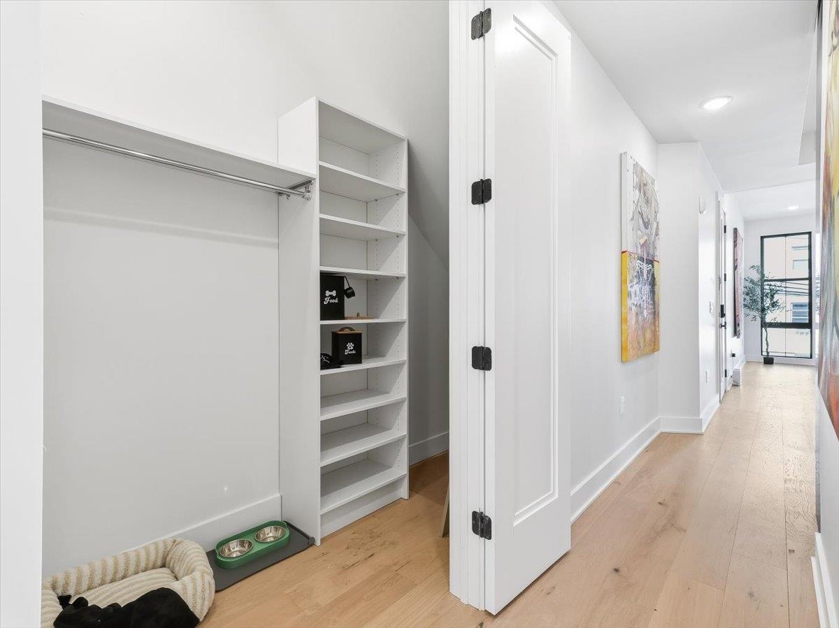 15 MANHATTAN AVE #2