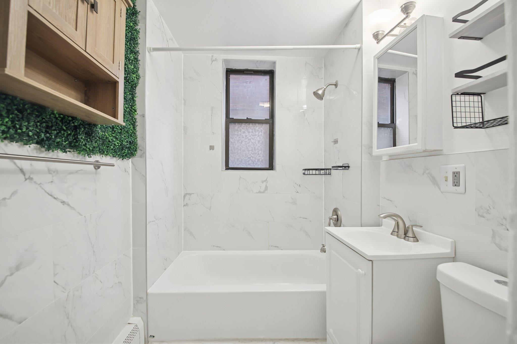 122A BALDWIN AVE #1L