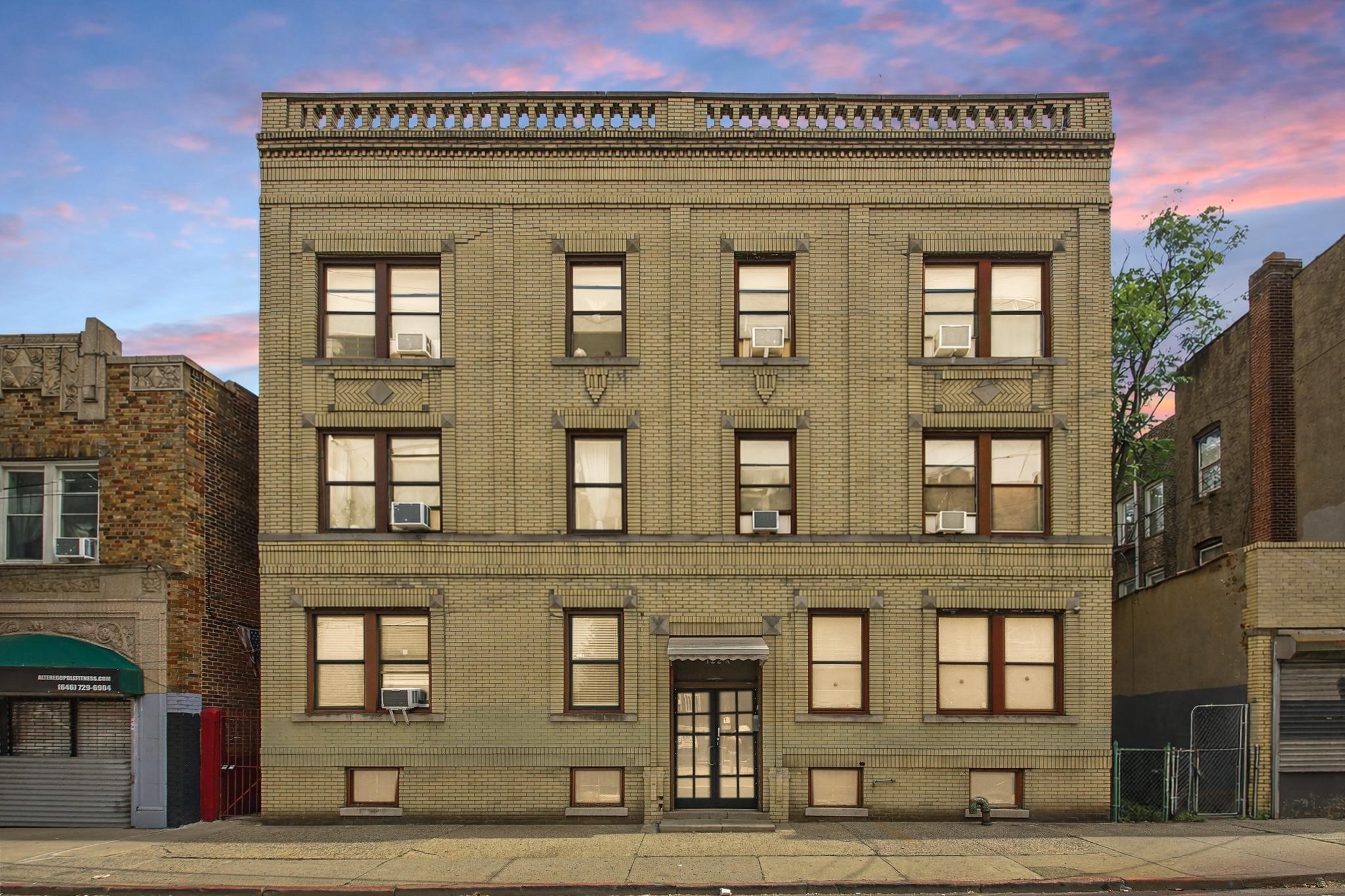 122A BALDWIN AVE #1L