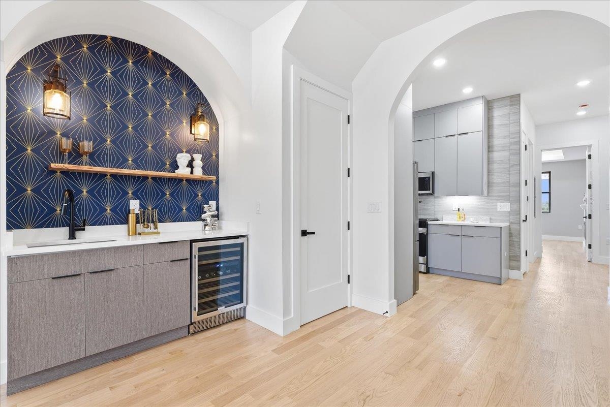 81 LEXINGTON AVE - Photo 2