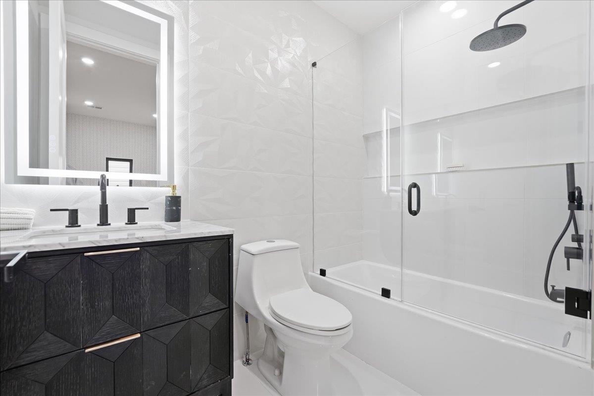 81 LEXINGTON AVE #1