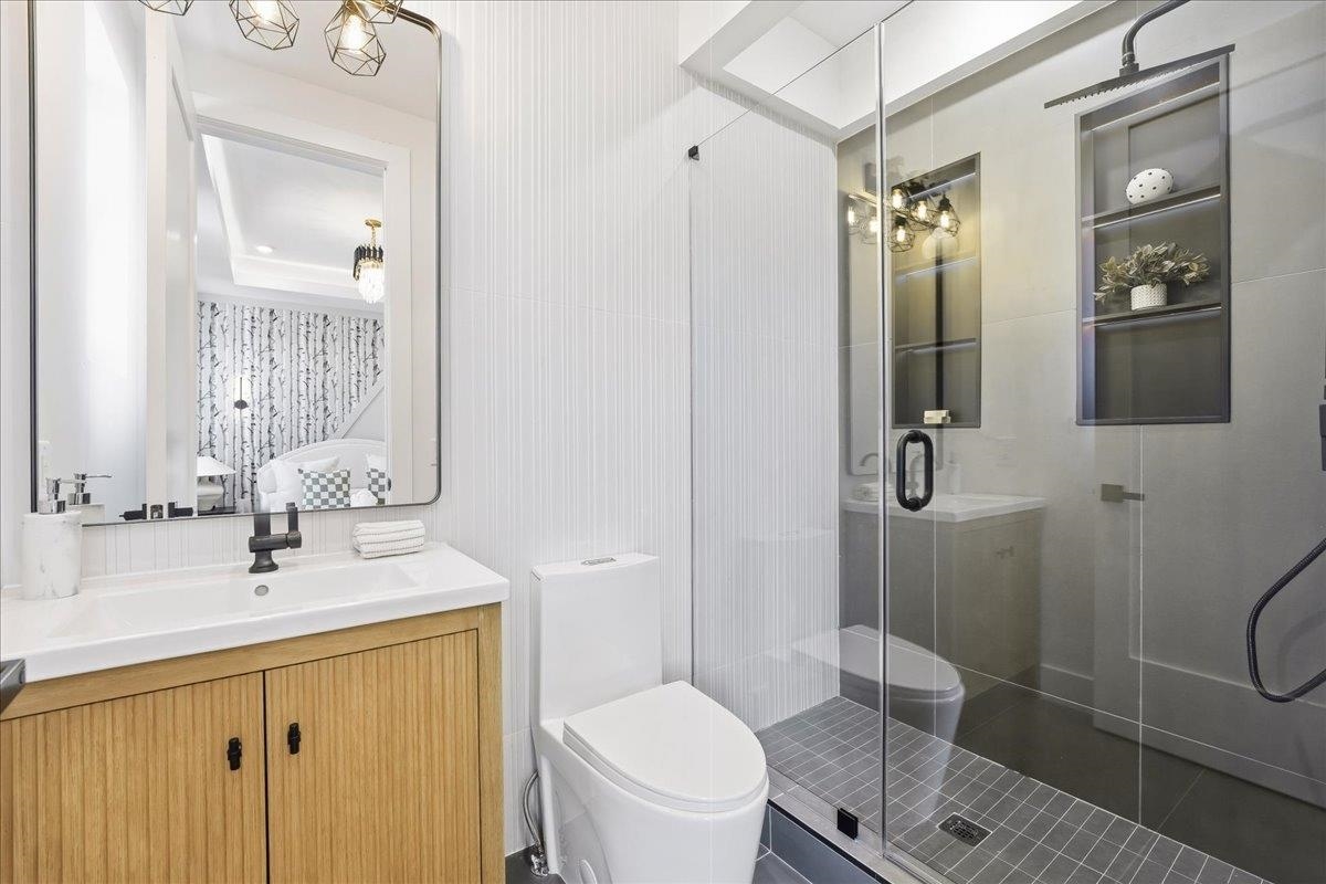 81 LEXINGTON AVE #1