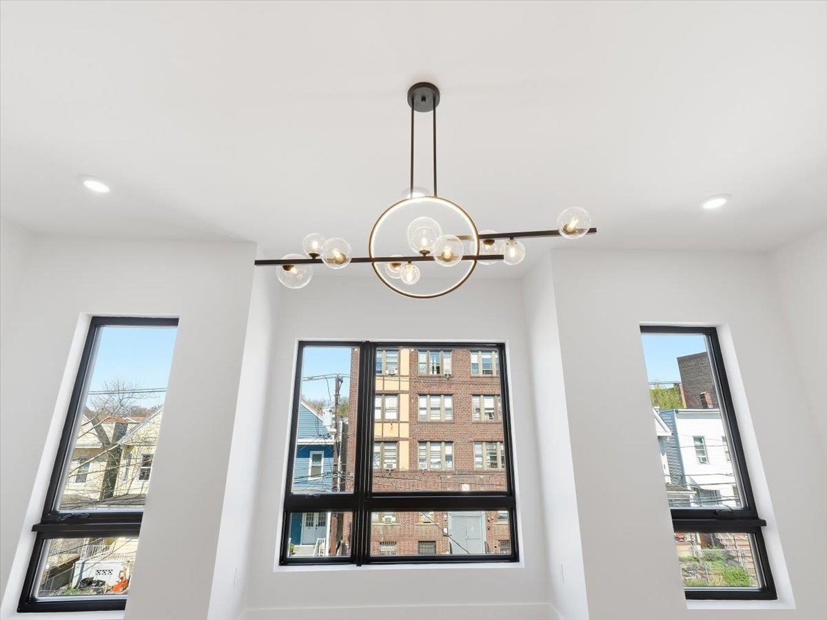 81 LEXINGTON AVE #2