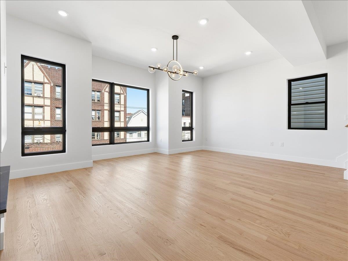 81 LEXINGTON AVE #2