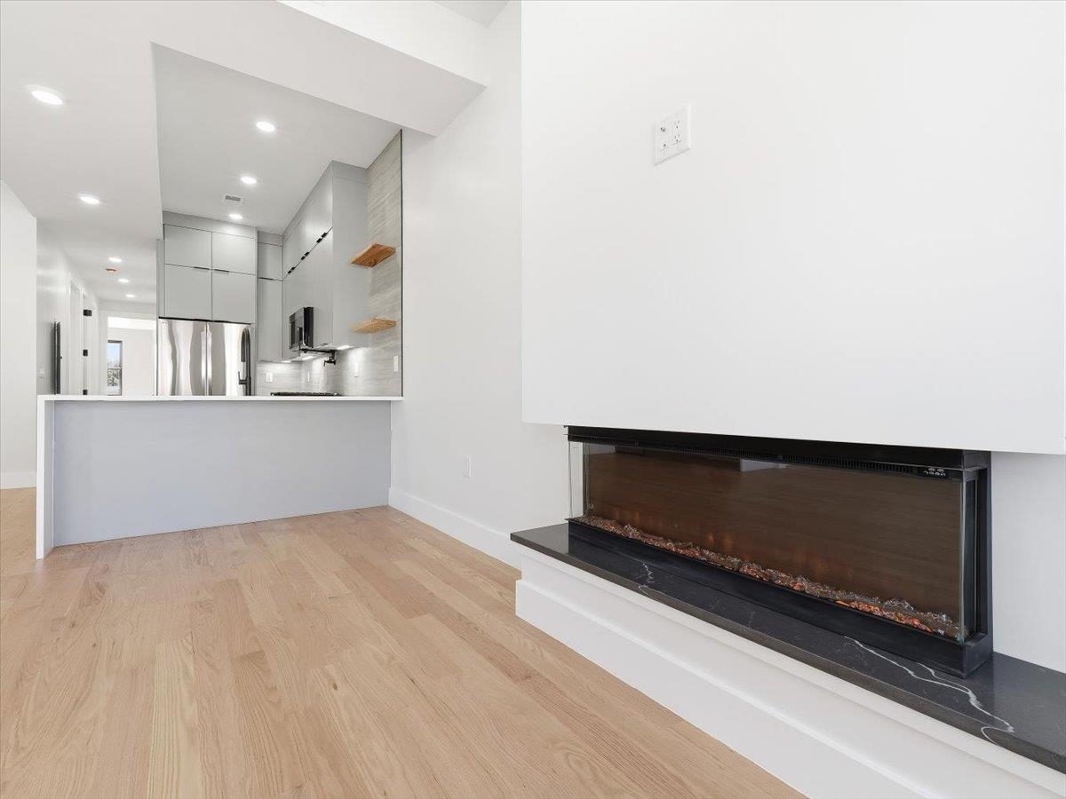81 LEXINGTON AVE #2