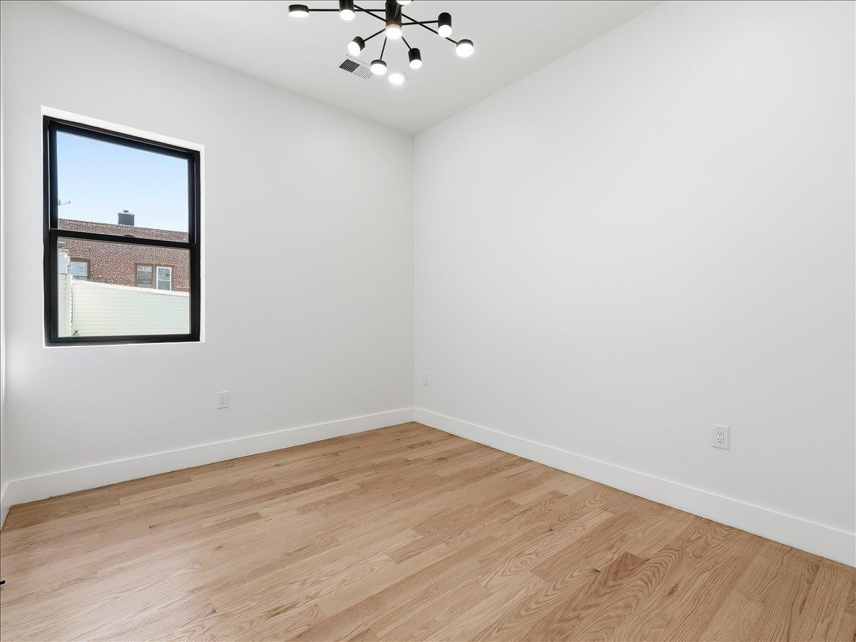 81 LEXINGTON AVE #2