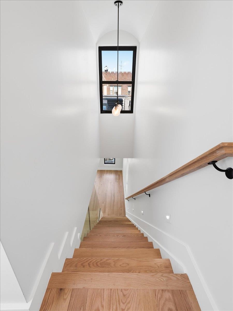 81 LEXINGTON AVE #2