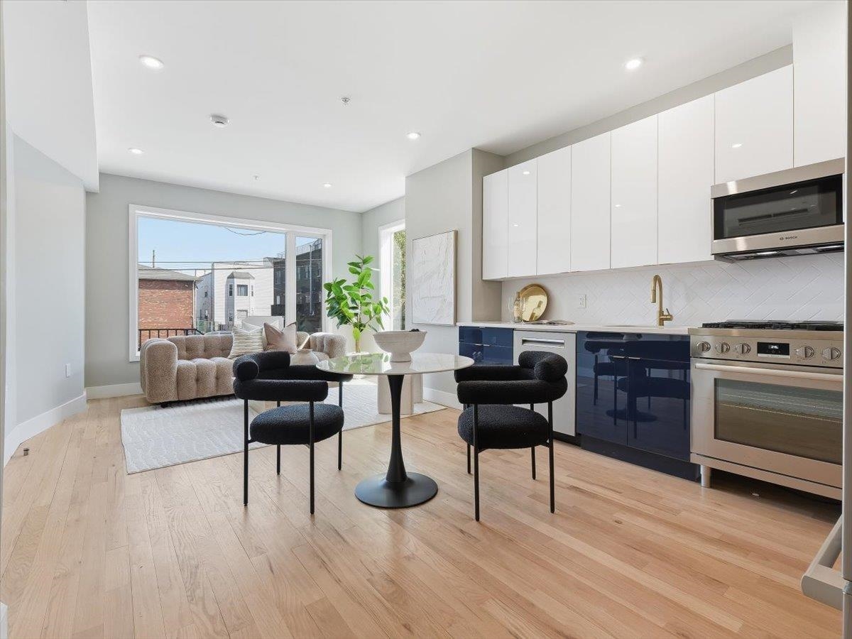437 OGDEN AVE - Photo 2