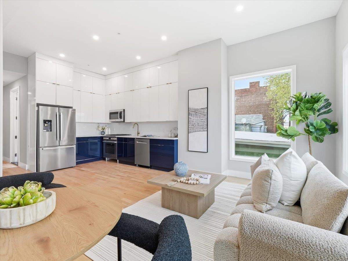 437 OGDEN AVE - Photo 4