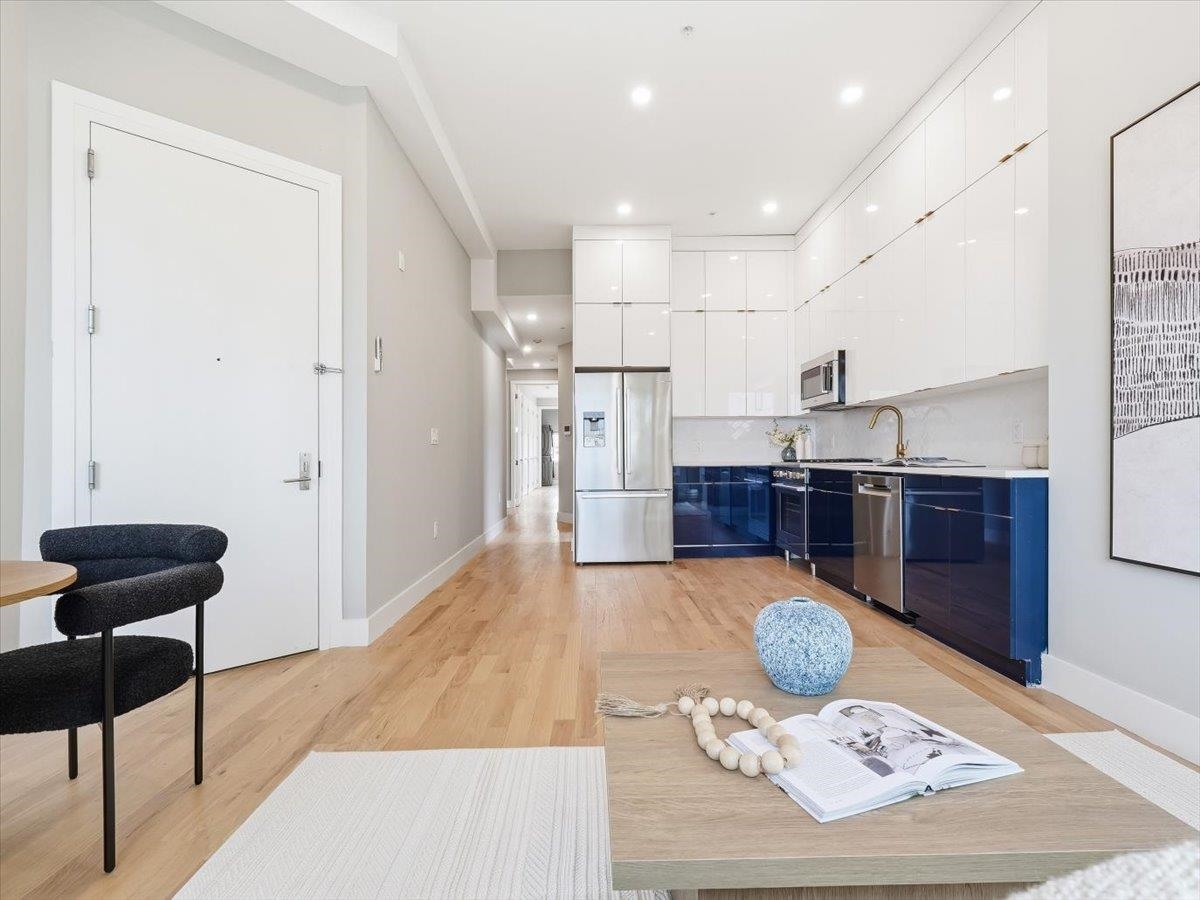 437 OGDEN AVE - Photo 5