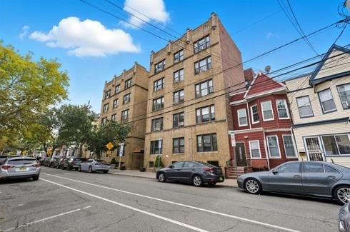 429 FAIRMOUNT AVE - Photo 5