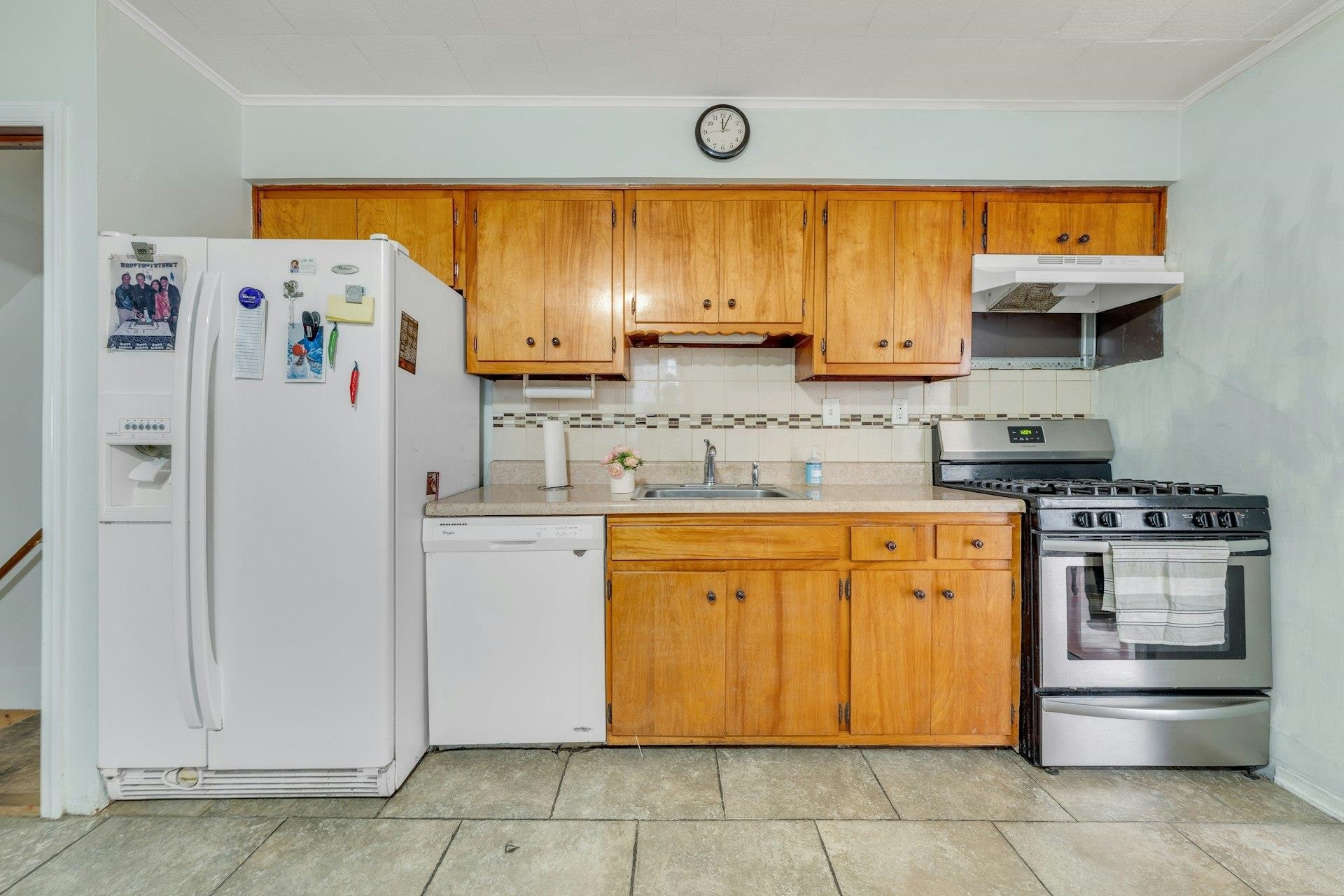 6 CORBIN AVE - Photo 2