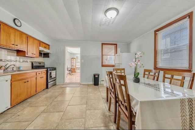 6 CORBIN AVE - Photo 3