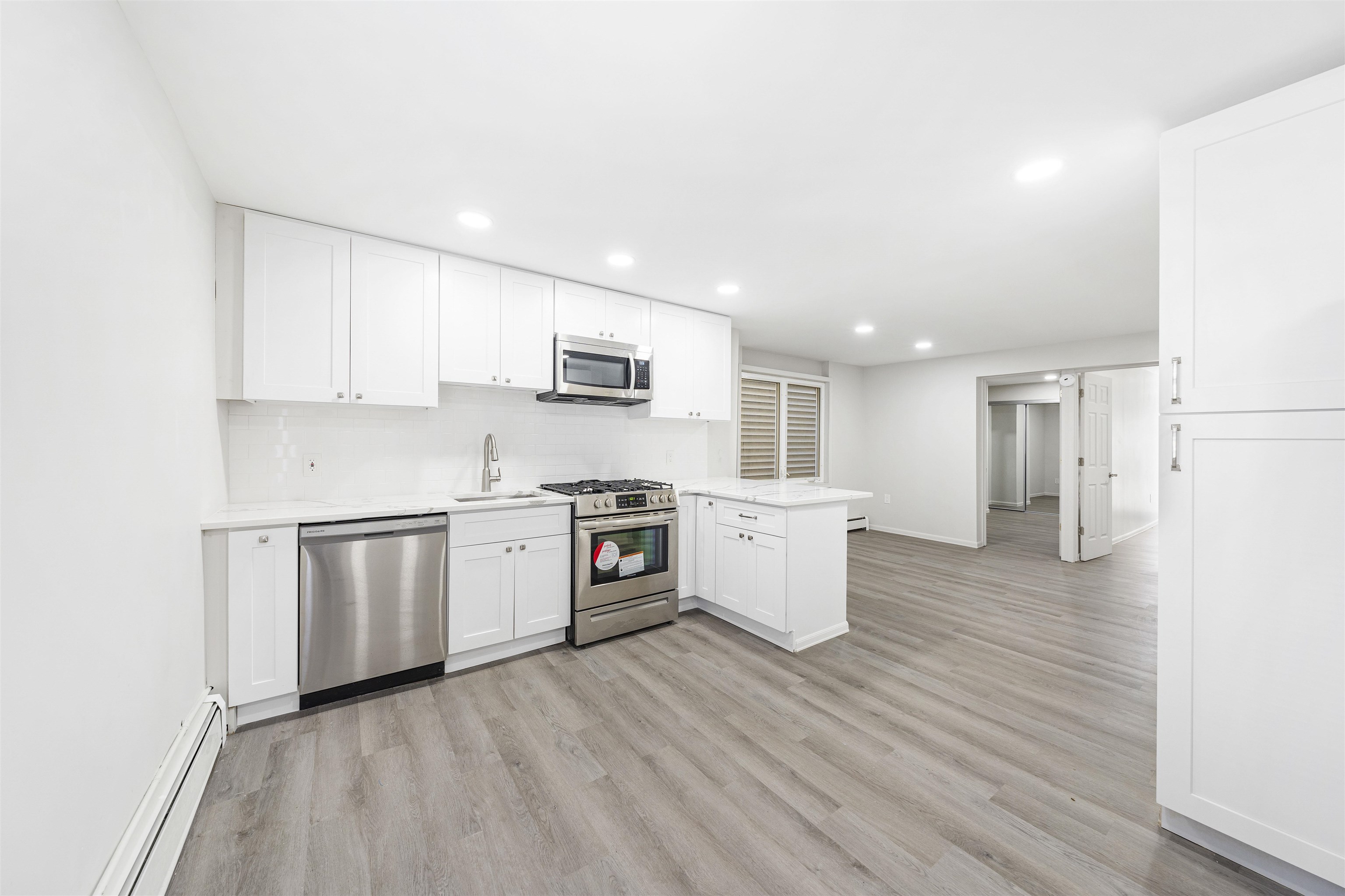 418 7TH ST - Photo 5