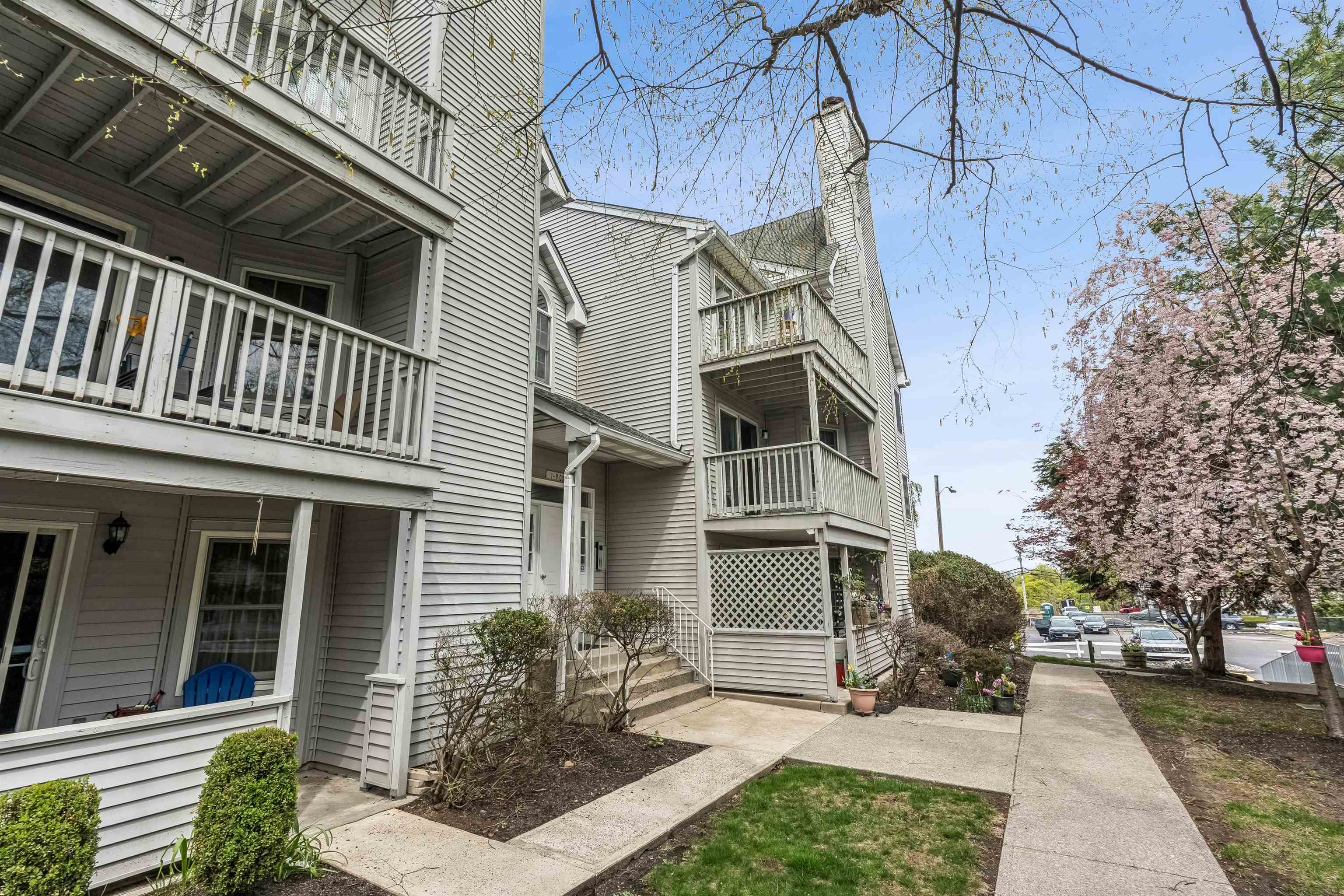 8 QUARTZ LANE - Photo 2