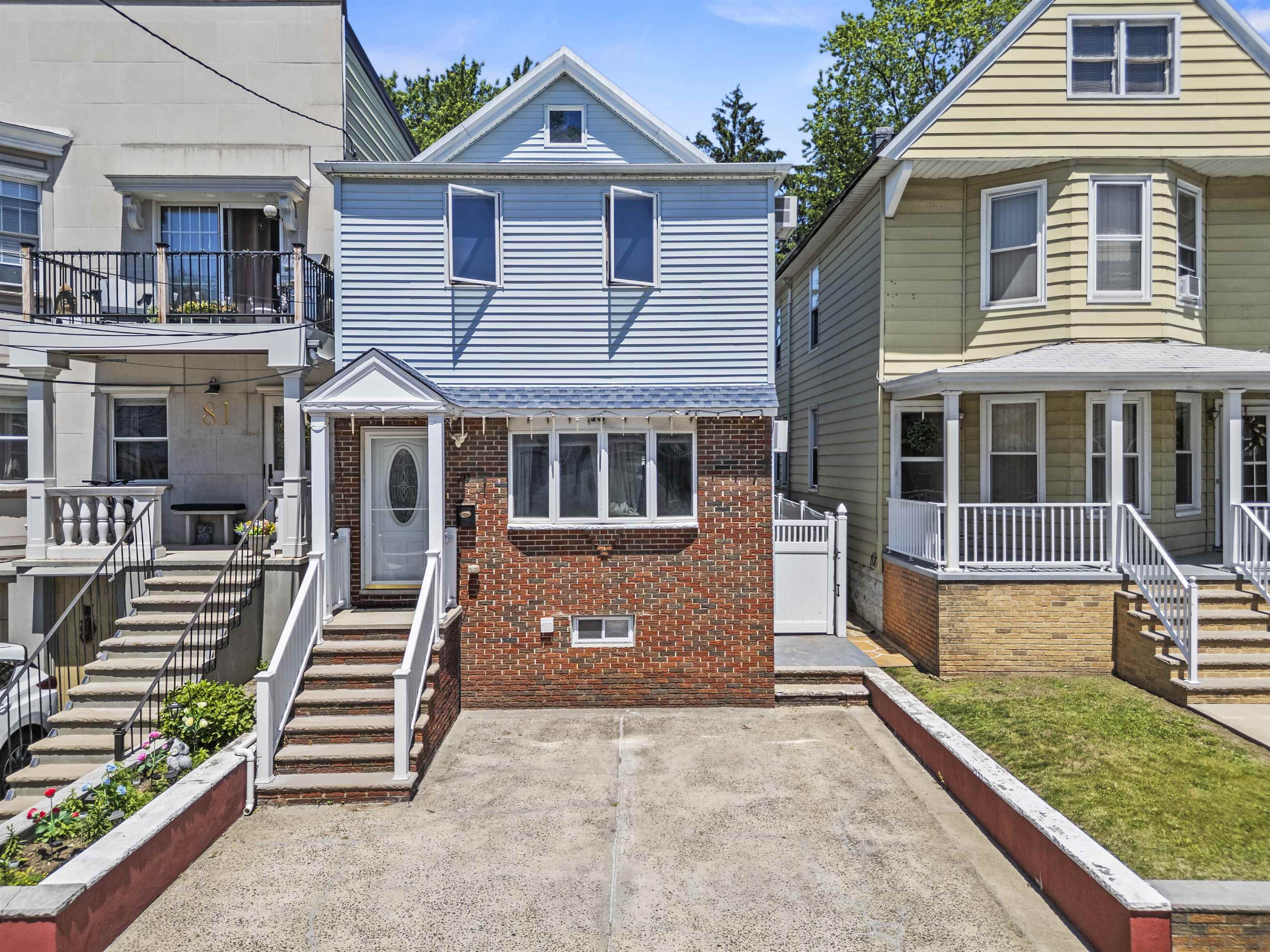 79 27TH ST - Photo 1
