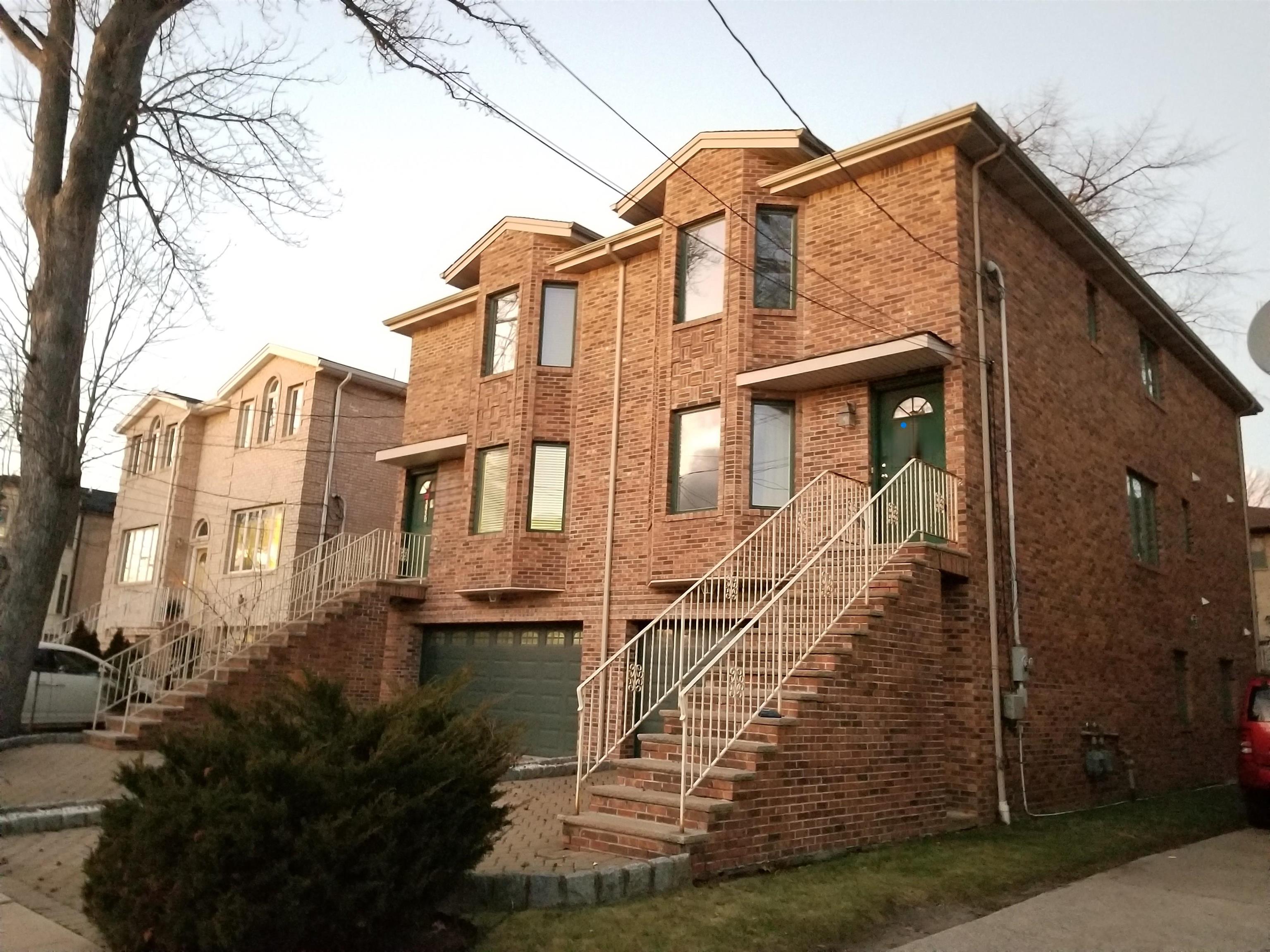 393 WASHINGTON AVE - Photo 2