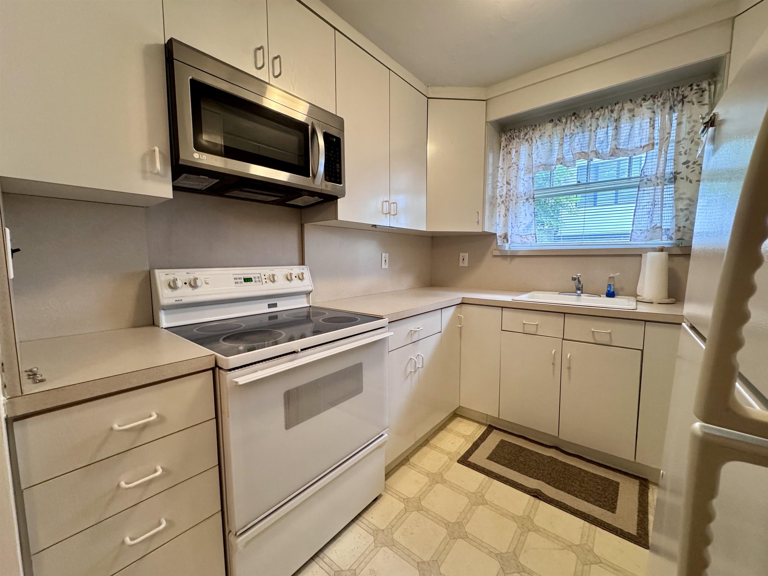 816 KINGSLAND AVE - Photo 5