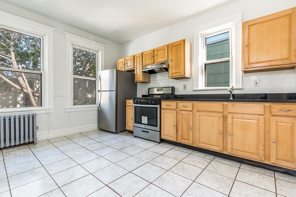 10 DWIGHT ST - Photo 5