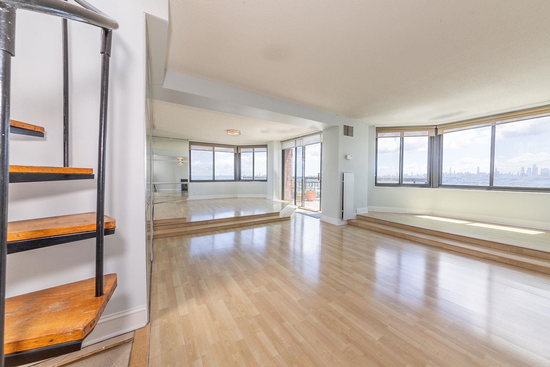 2105 HARMON COVE TOWER - Photo 3