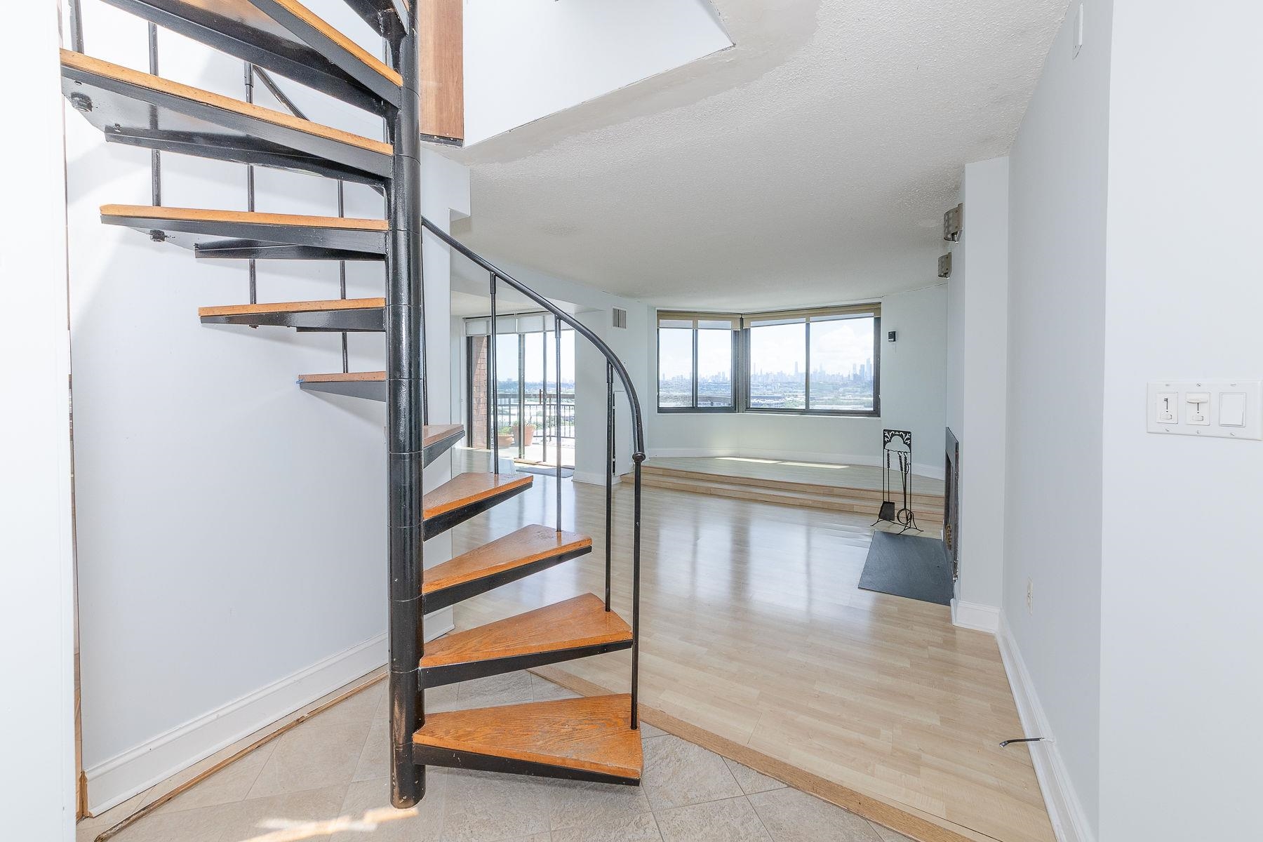 2105 HARMON COVE TOWER - Photo 4