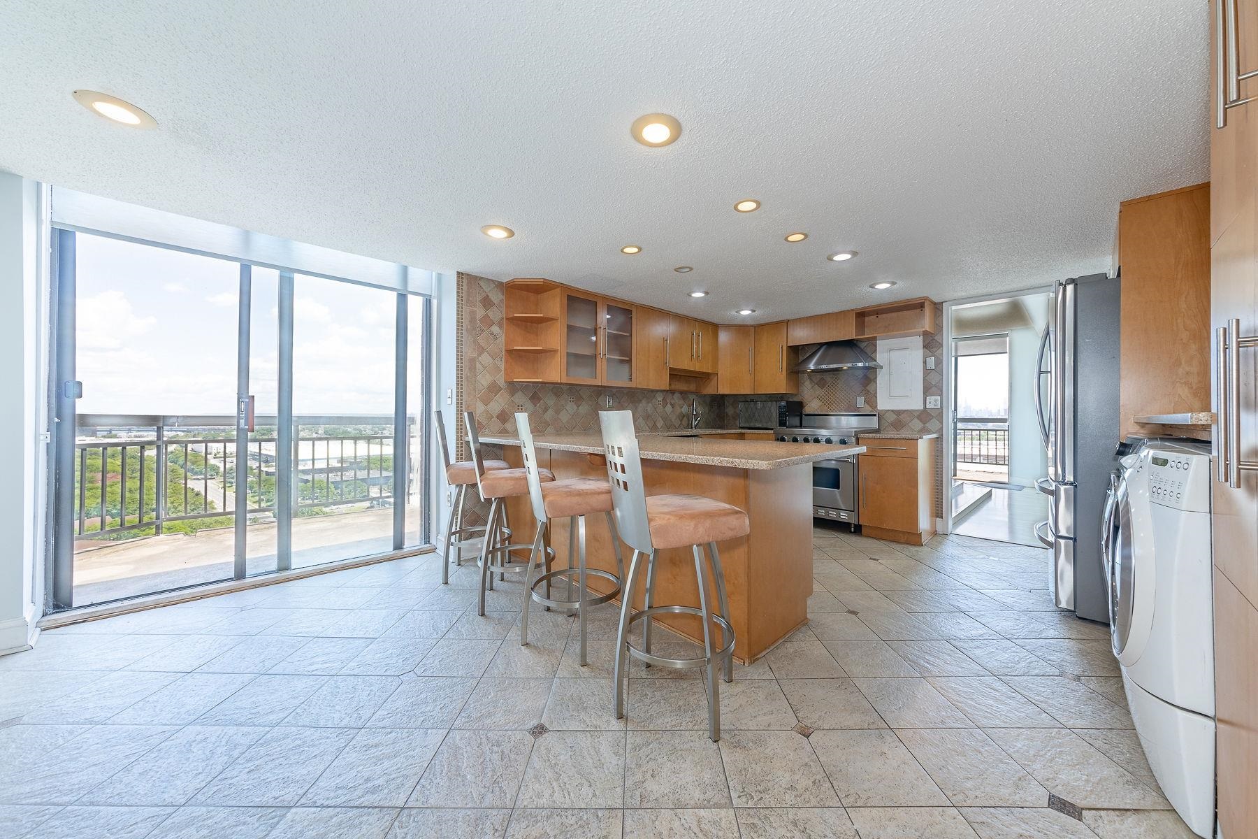 2105 HARMON COVE TOWER - Photo 5