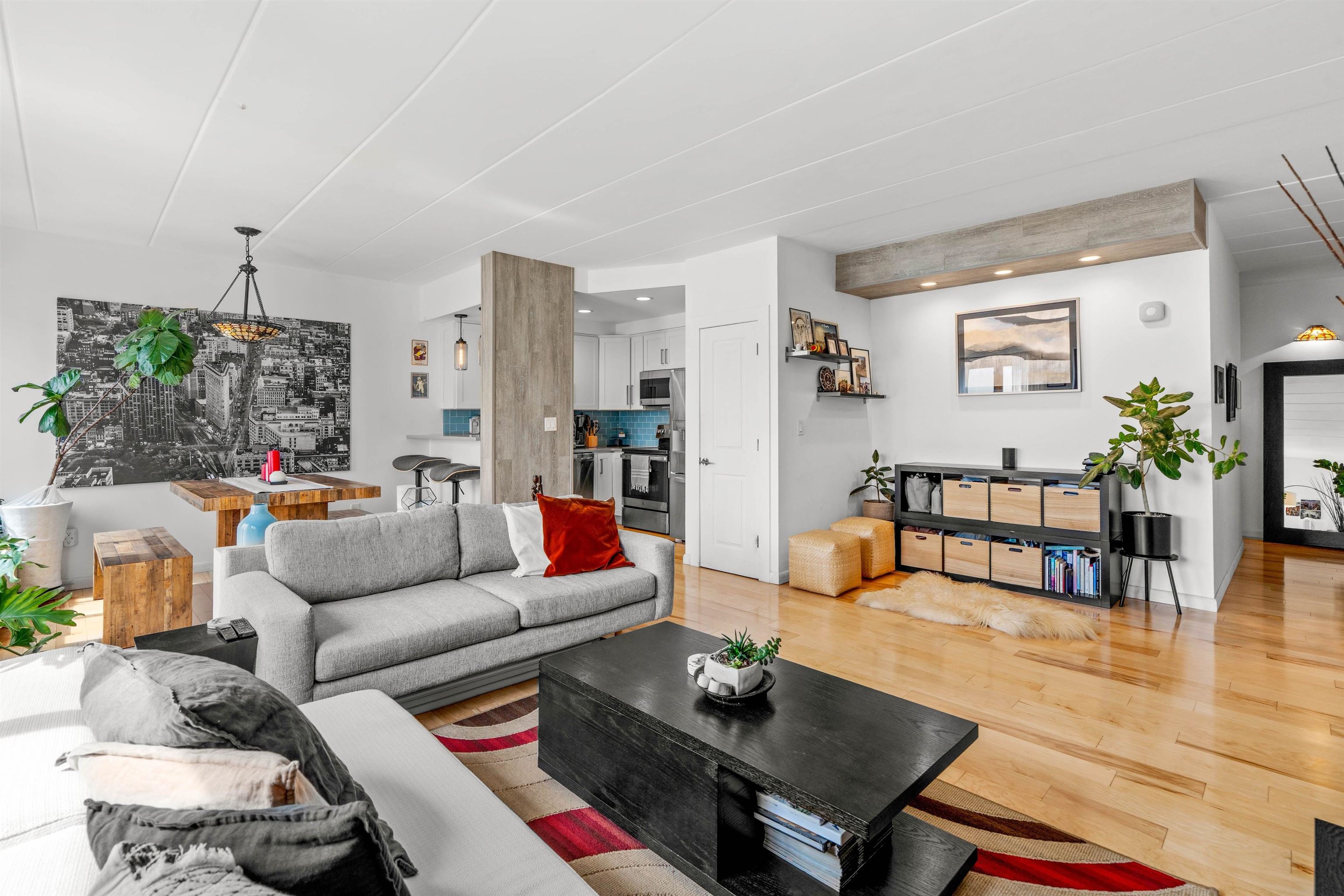 463 1ST ST - Photo 3