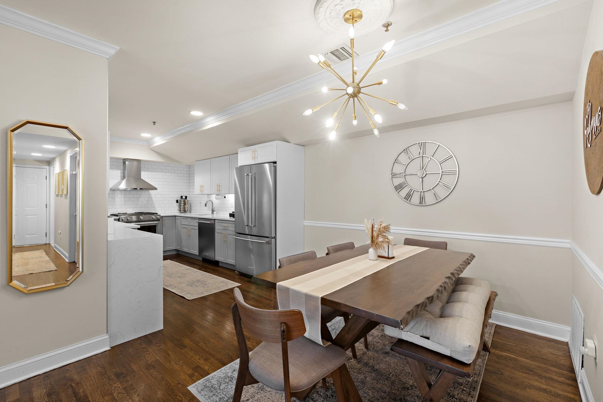 214 JACKSON ST - Photo 4