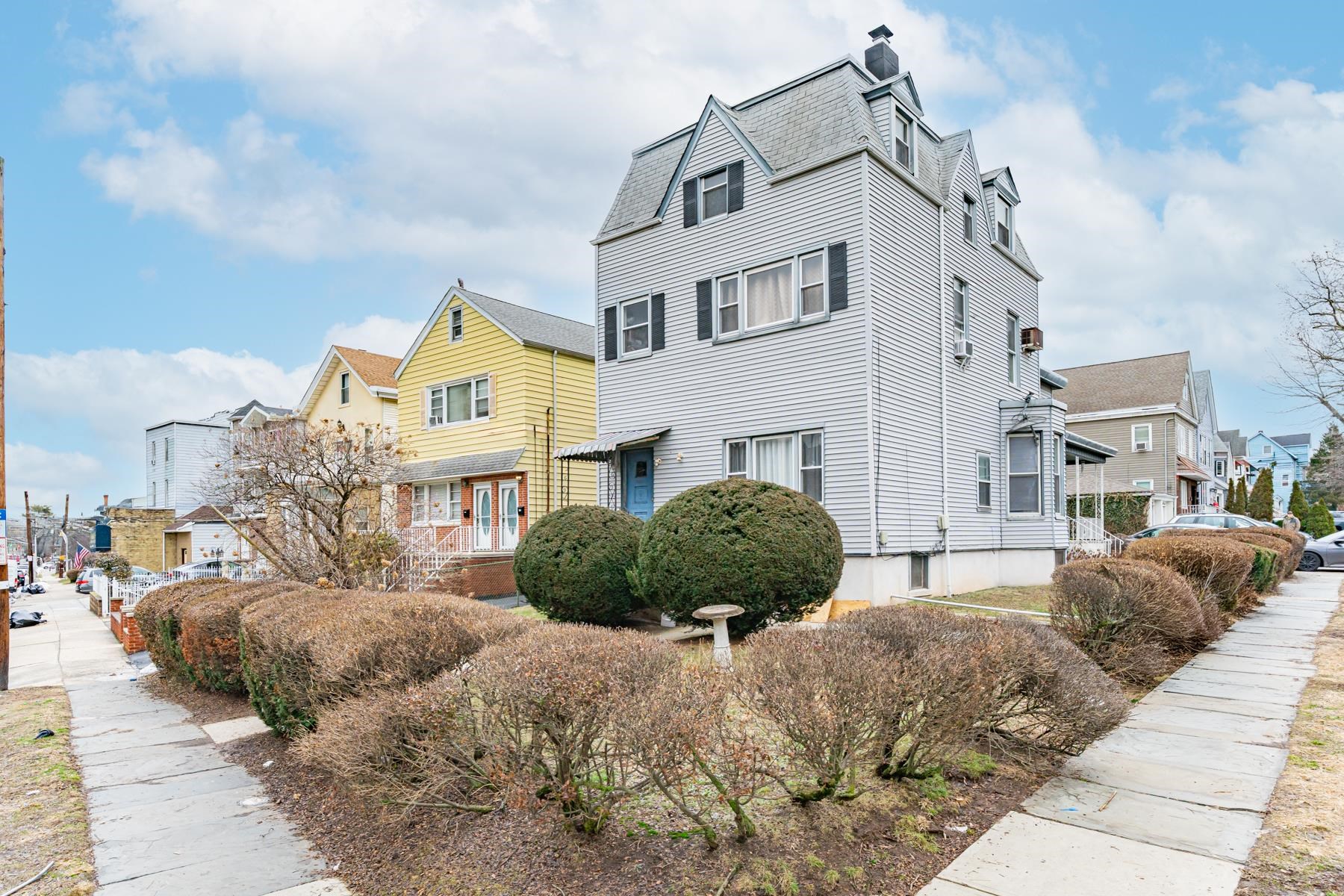 742 AVENUE A - Photo 1