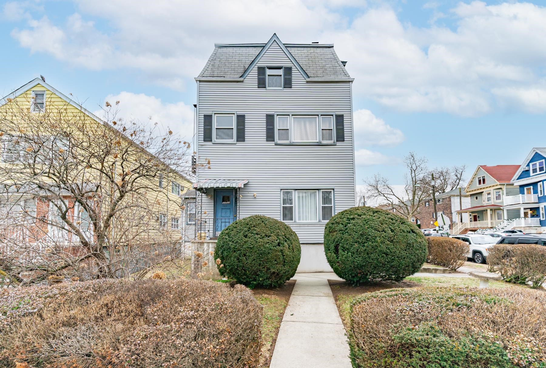 742 AVENUE A - Photo 2