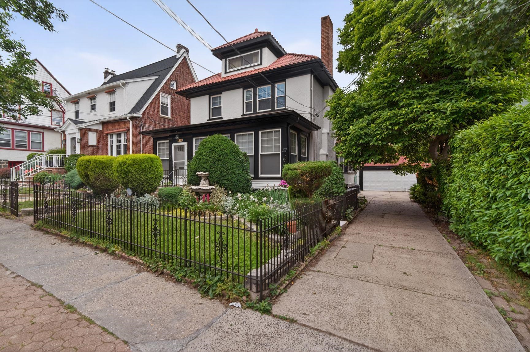 20 75TH ST - Photo 1