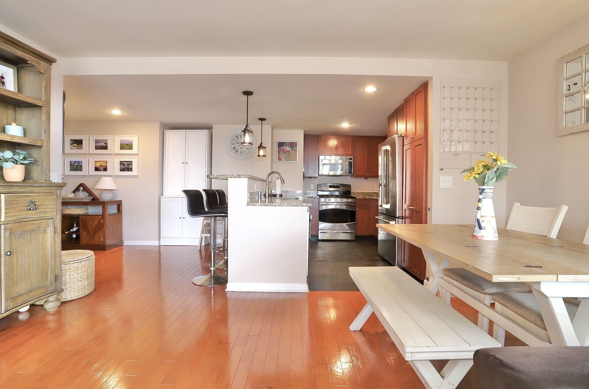 700 GROVE ST - Photo 2