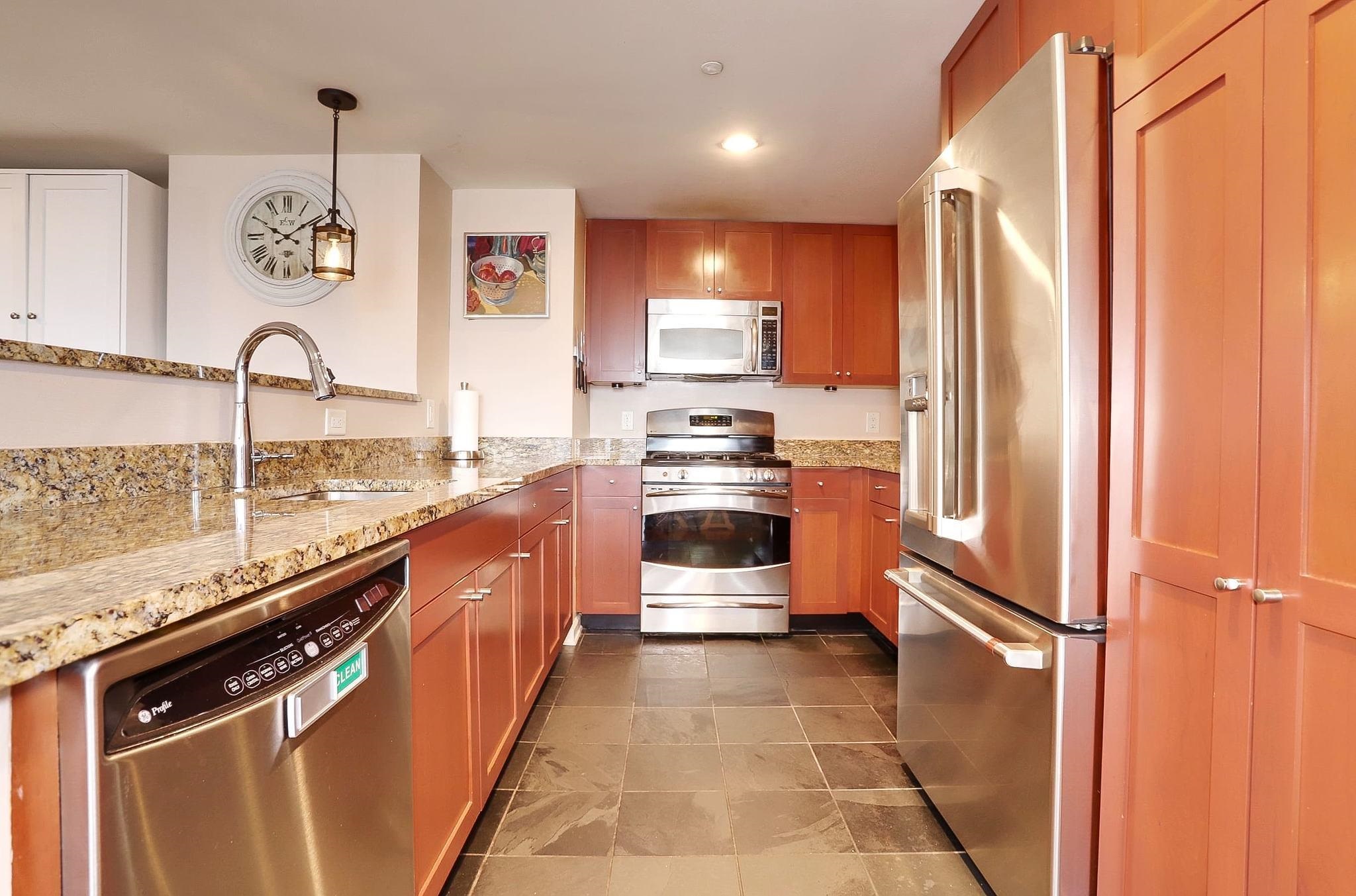 700 GROVE ST - Photo 4