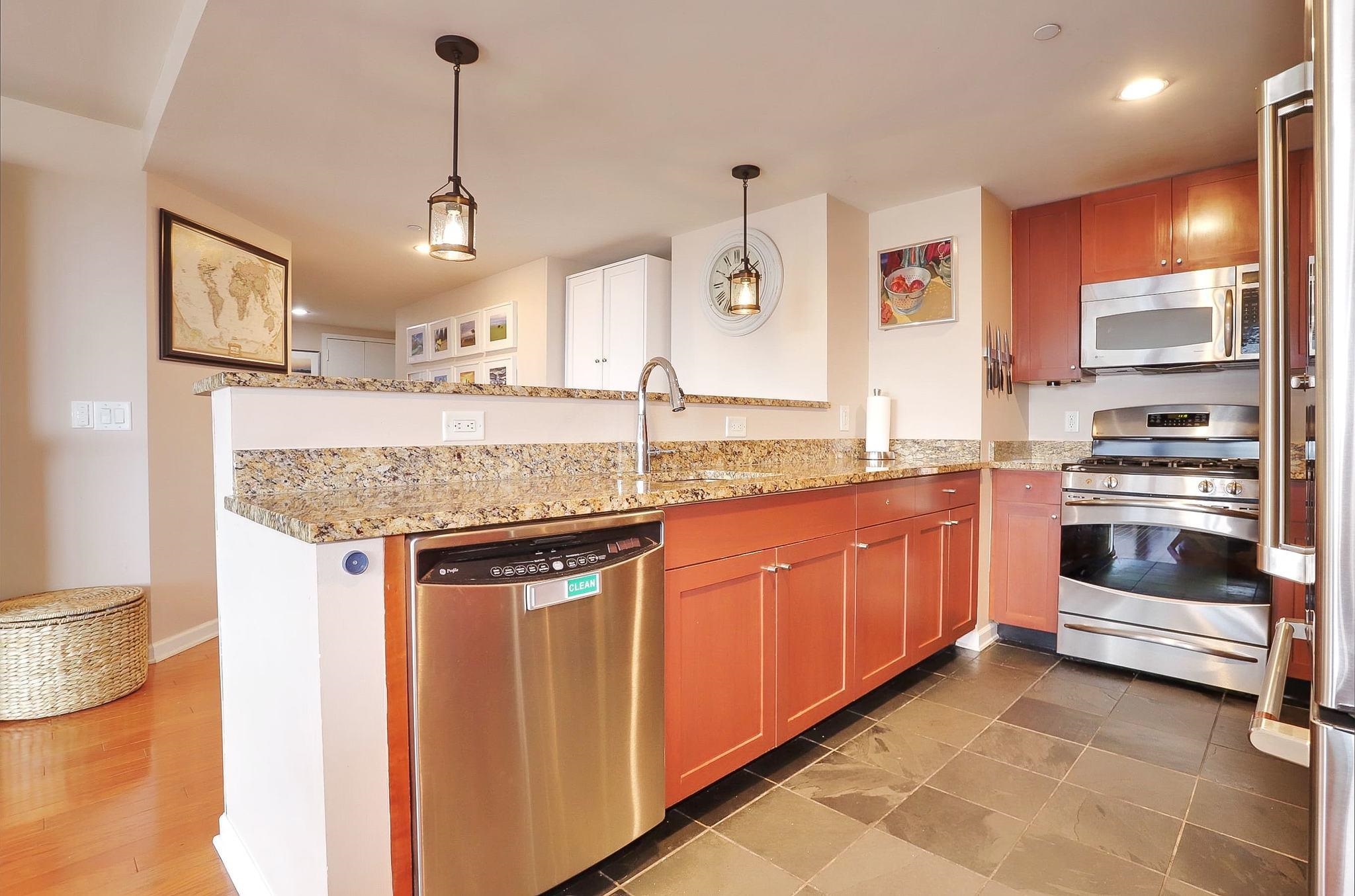 700 GROVE ST - Photo 5