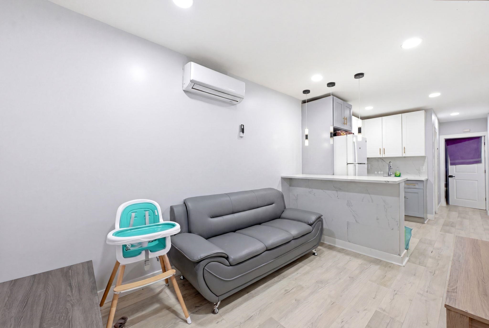 85 ZABRISKIE ST - Photo 2