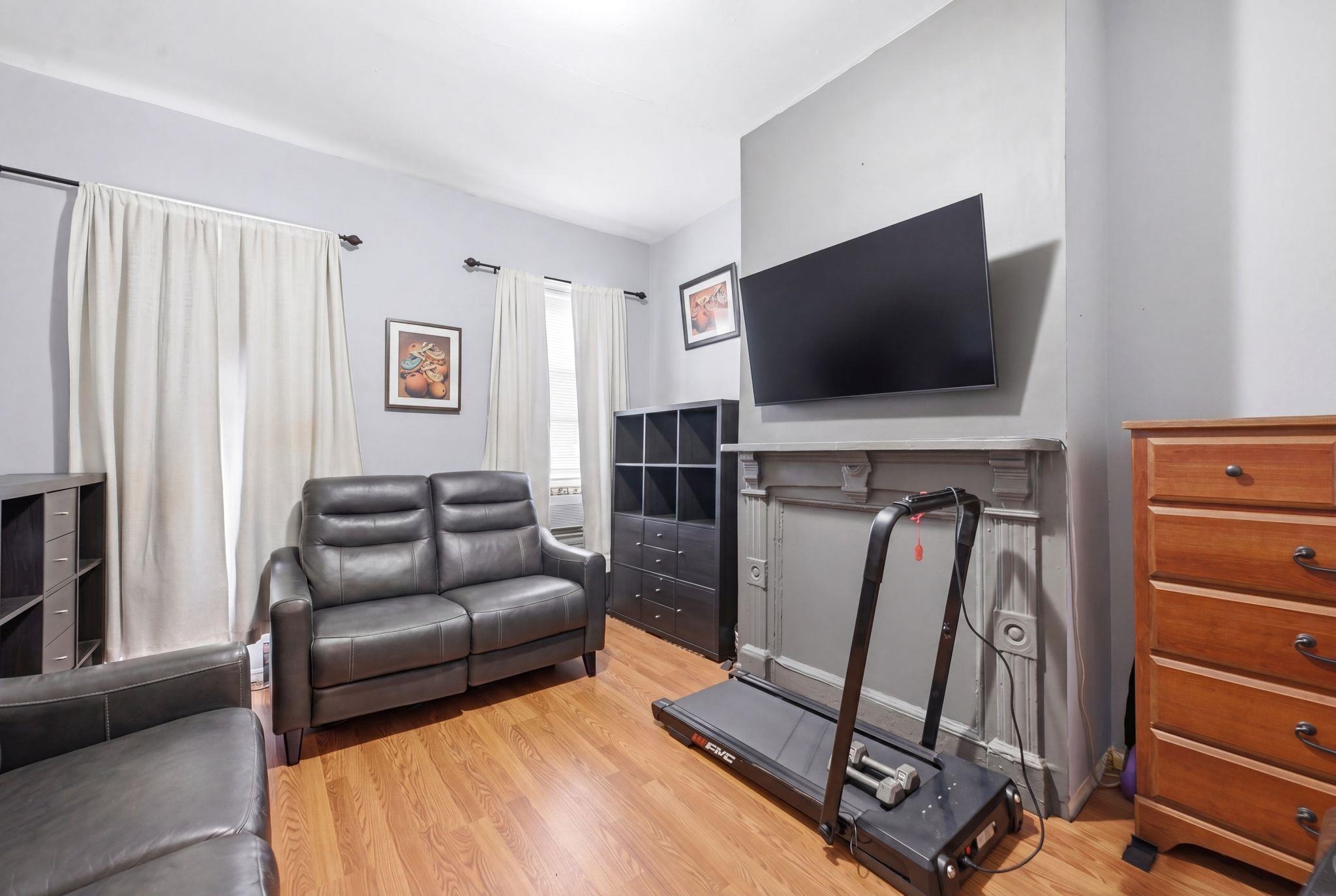 85 ZABRISKIE ST - Photo 3