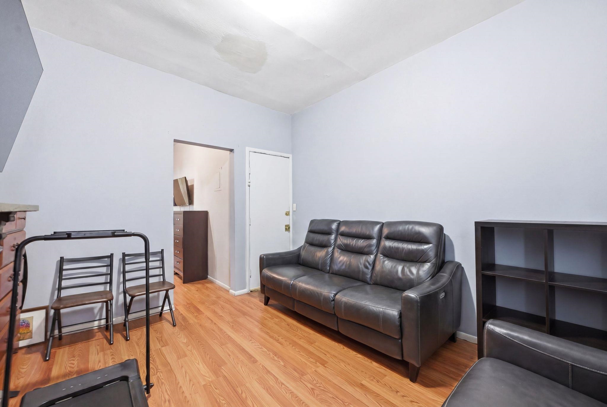 85 ZABRISKIE ST - Photo 4