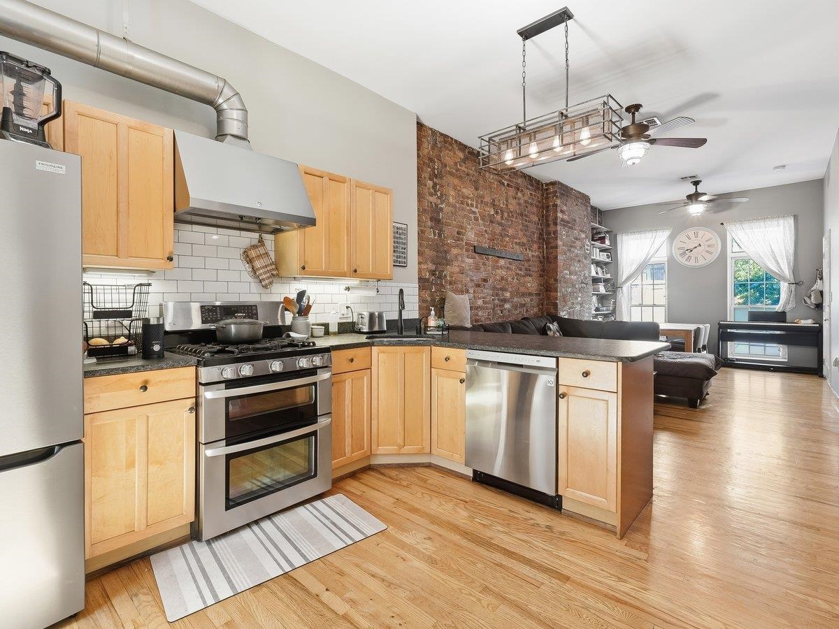 522 JERSEY AVE - Photo 5