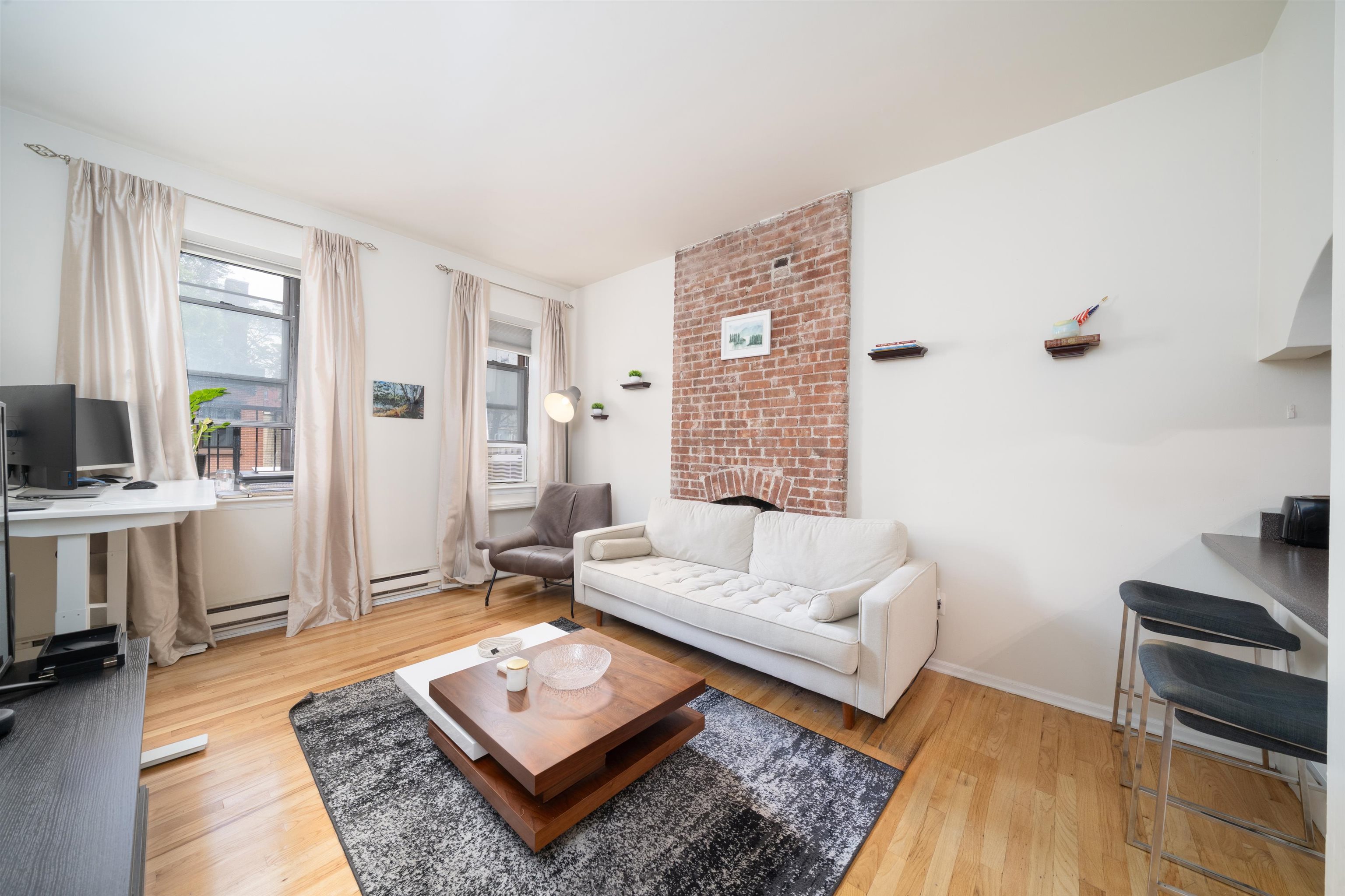 230 BLOOMFIELD ST - Photo 3