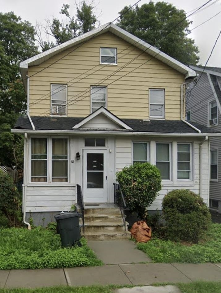616 THOMAS ST - Photo 1