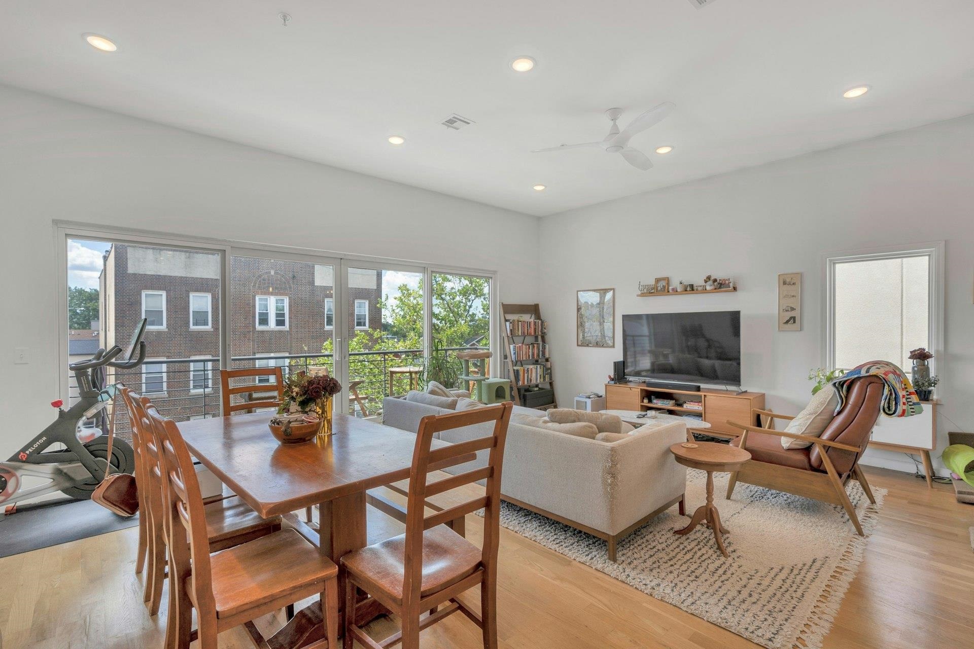 936 PAVONIA AVE - Photo 2
