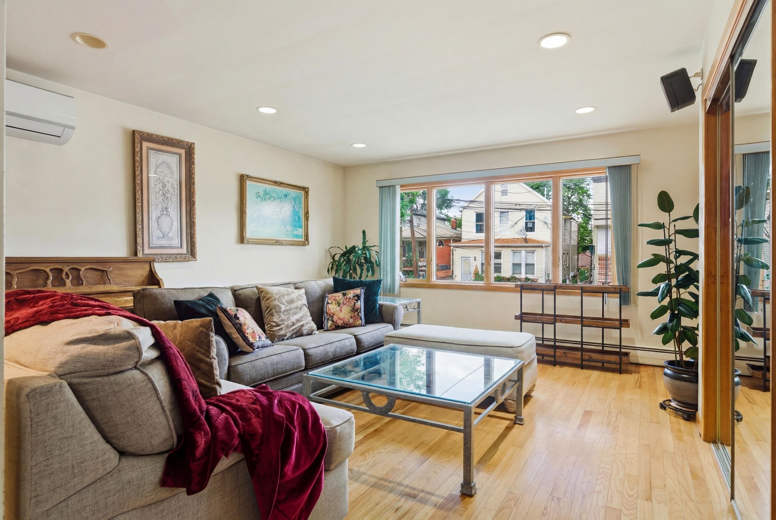 106 EVERGREEN ST - Photo 4