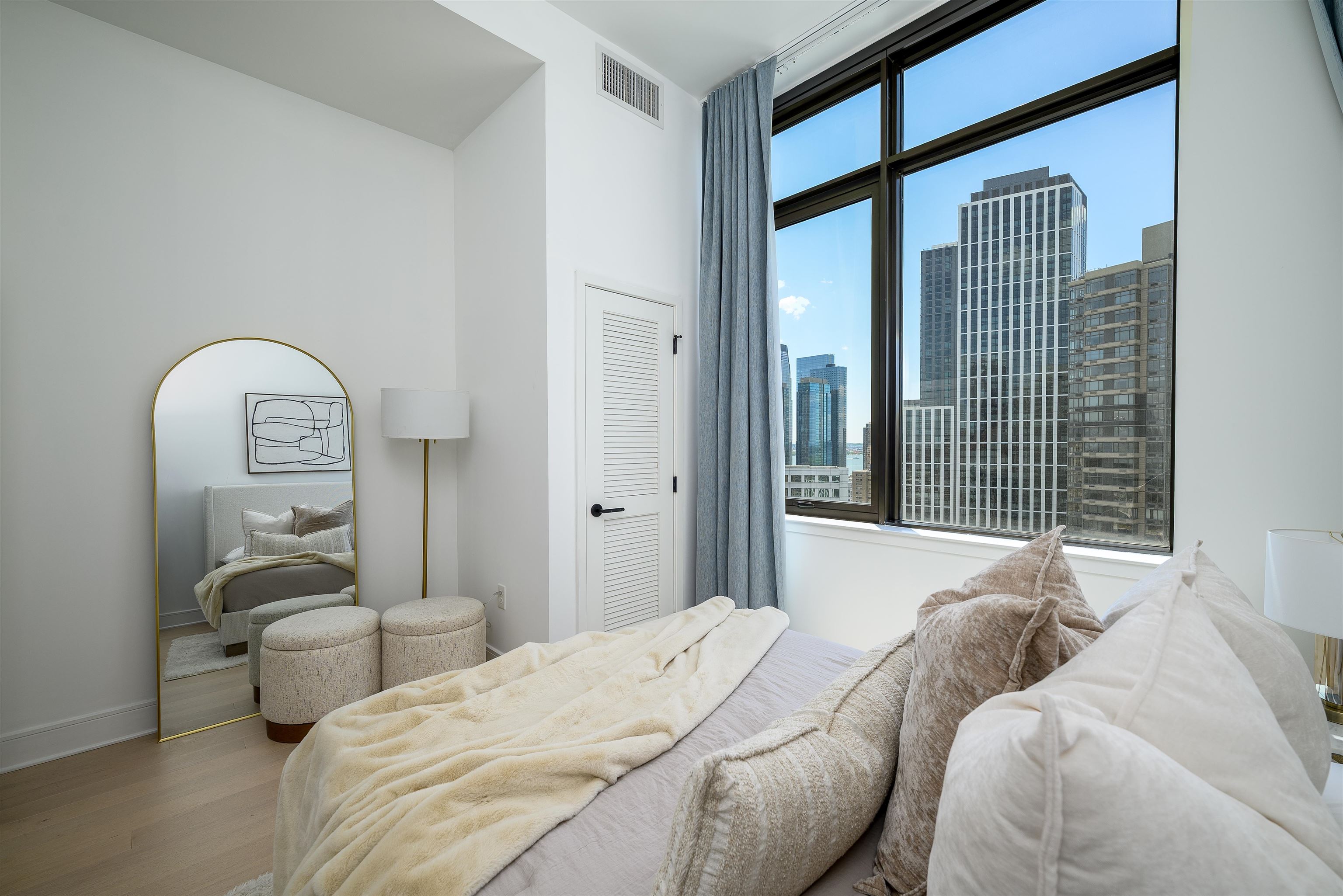 10 PROVOST ST #2706