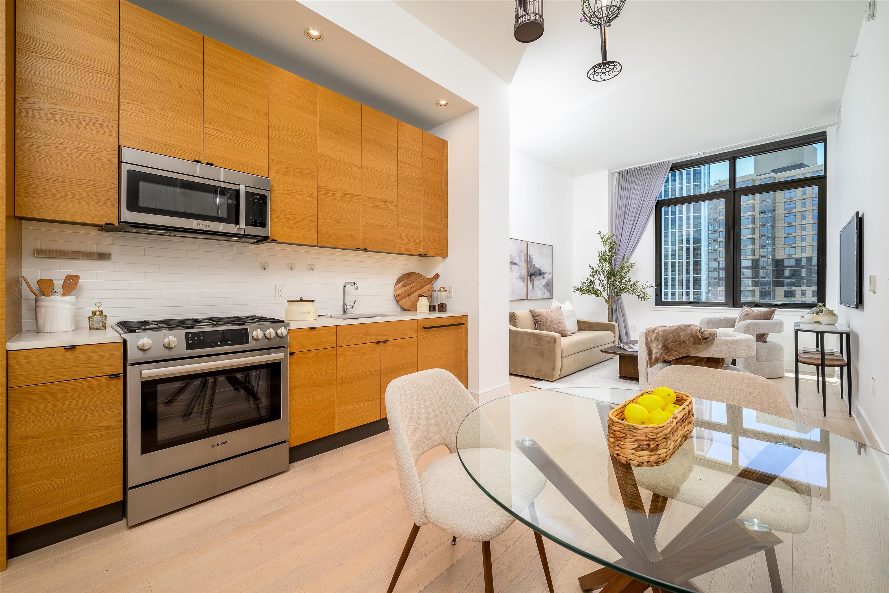 10 PROVOST ST #2706