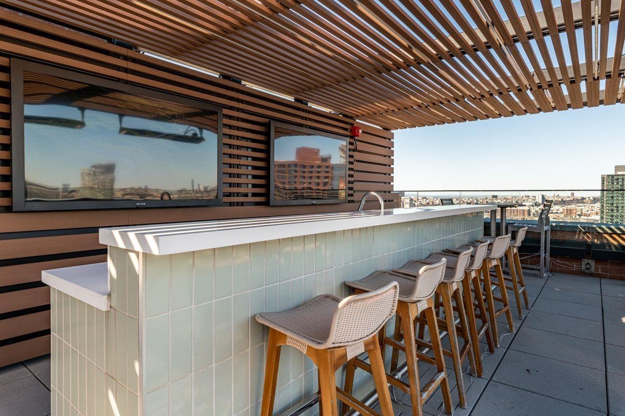 10 PROVOST ST #2706