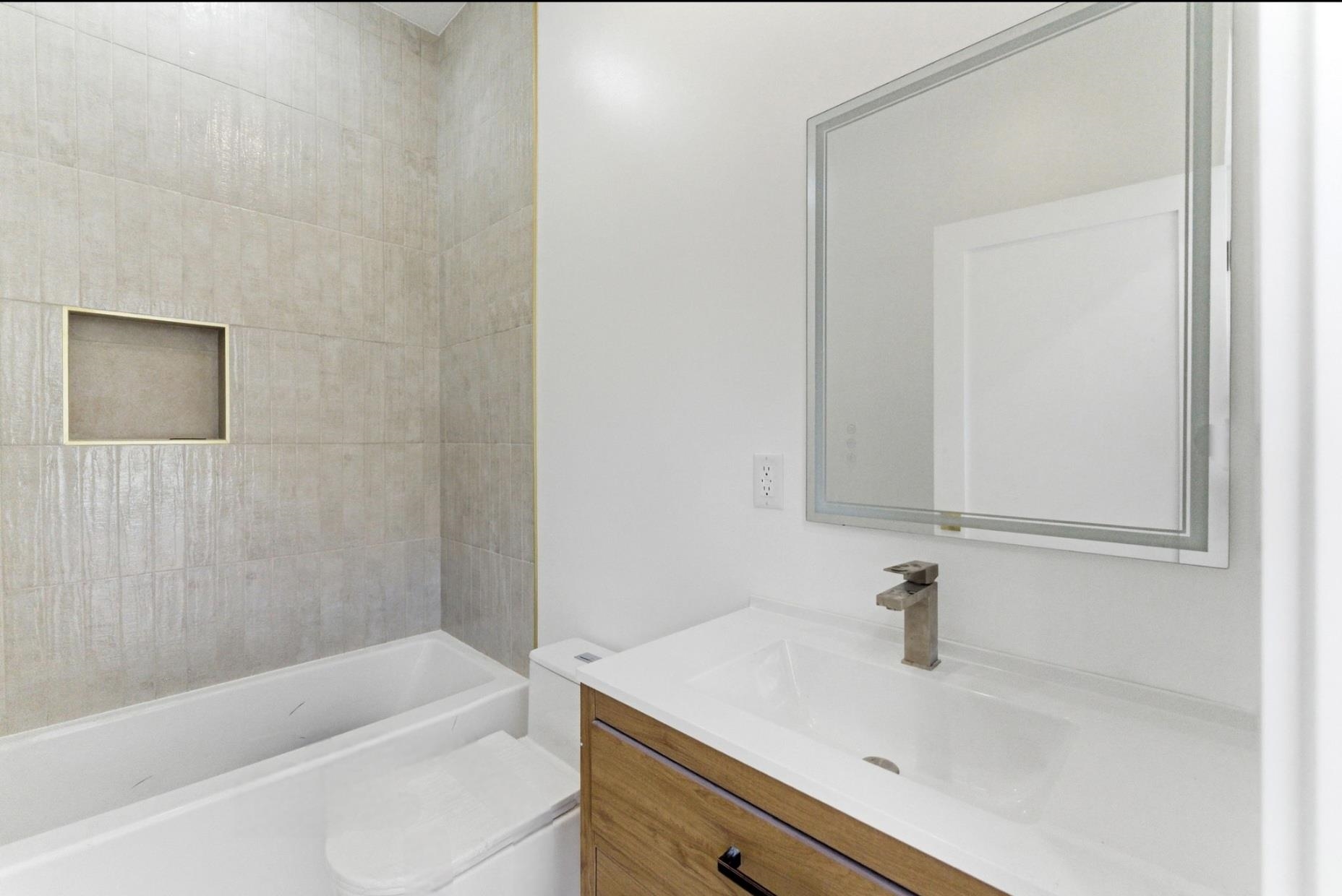 113.5 OAK ST #2